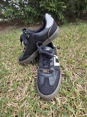 Black “Los Angeles” Sneakers - Size 6 US, Casual Street Style